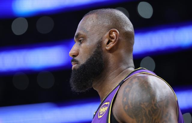 v站-湖人夏天操作让詹姆斯不满 季末拒绝再做无效降薪