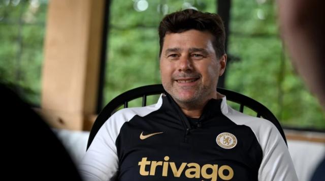 v站-波切蒂诺组织团建聚餐吃烤肉 盼打造“大家庭”氛围