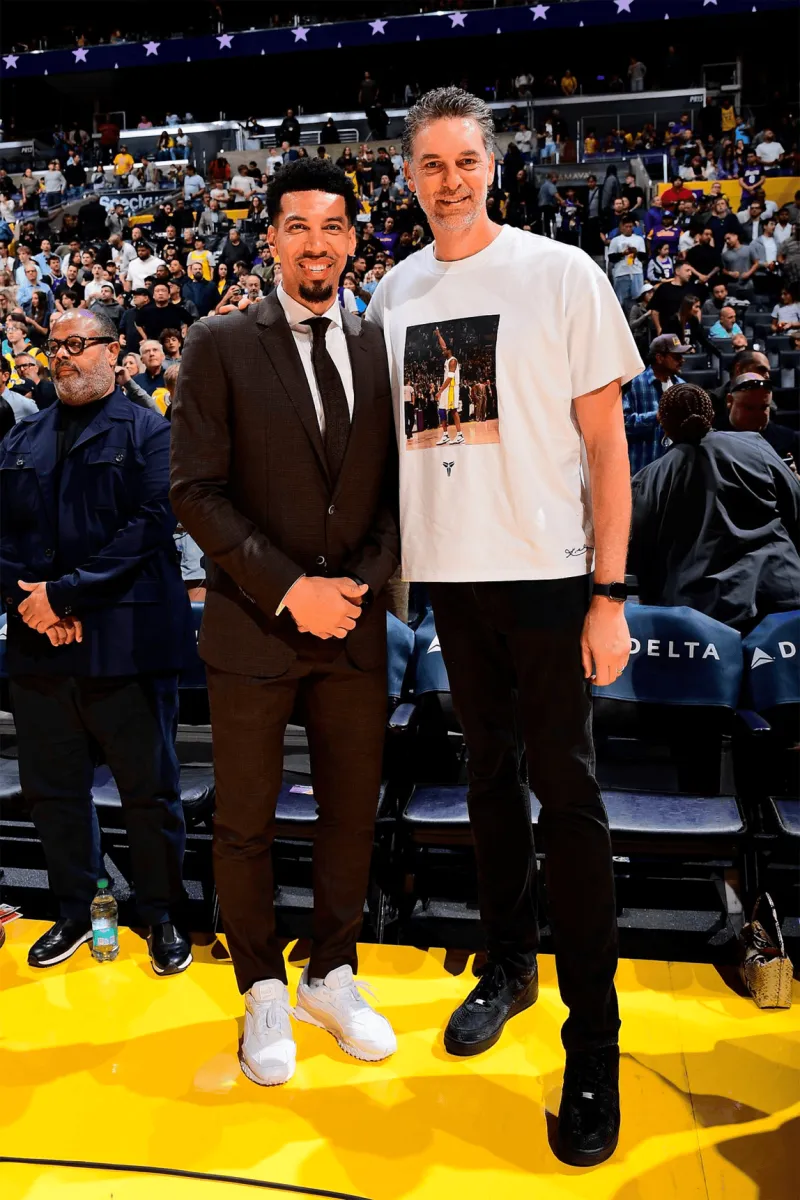 v站-老队友相见！加索尔发推晒与丹尼-格林合照：很高兴见到你